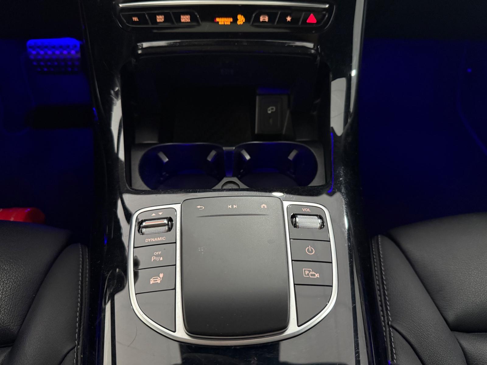 Mercedes-Benz EQC 400 4M*AMG*DISTRONIC*MEMORY*360*AHK*HEADUP*
