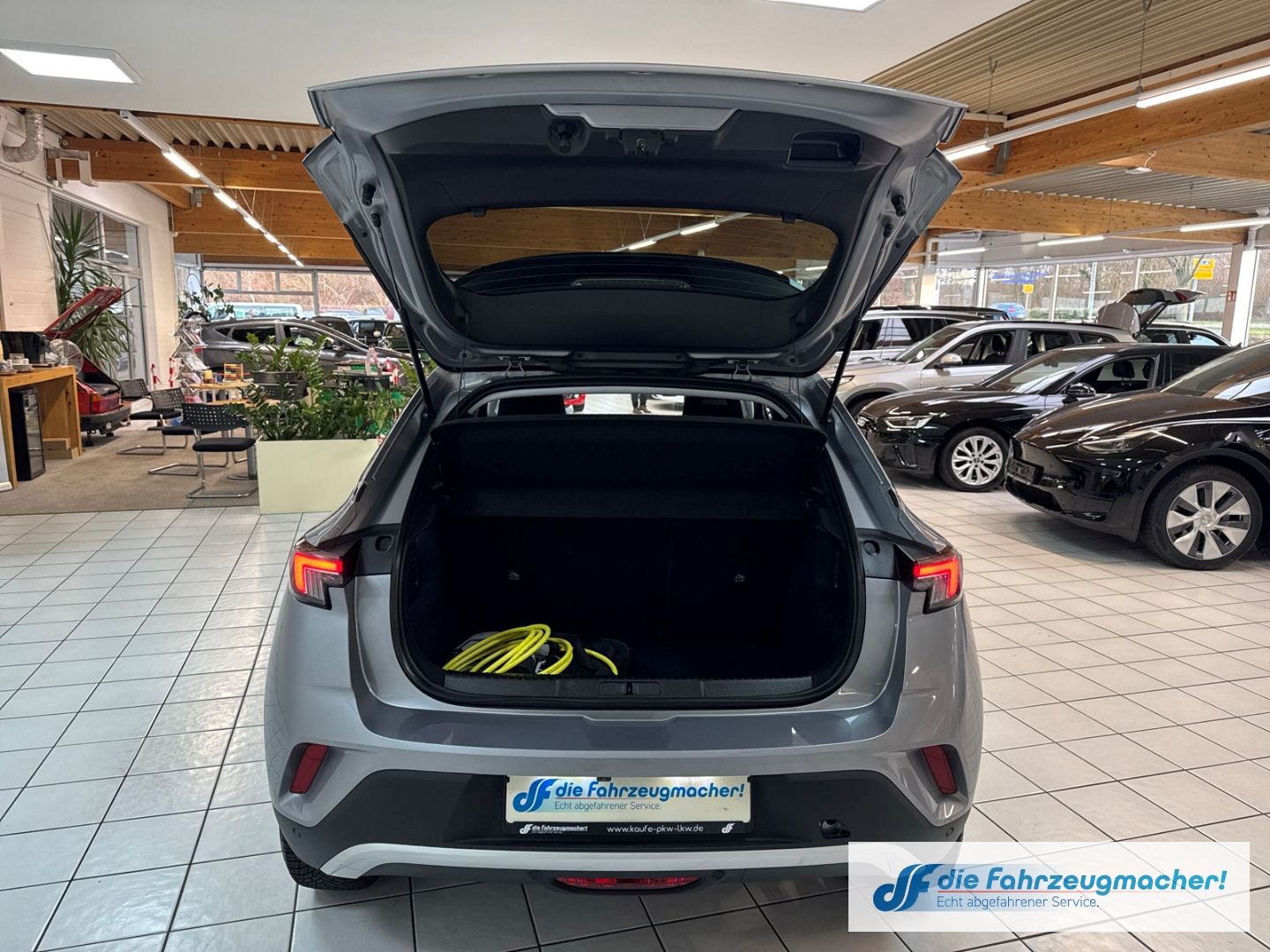 Fahrzeugabbildung Opel Mokka e Elegance Navi Digitales Cockpit LED ACC