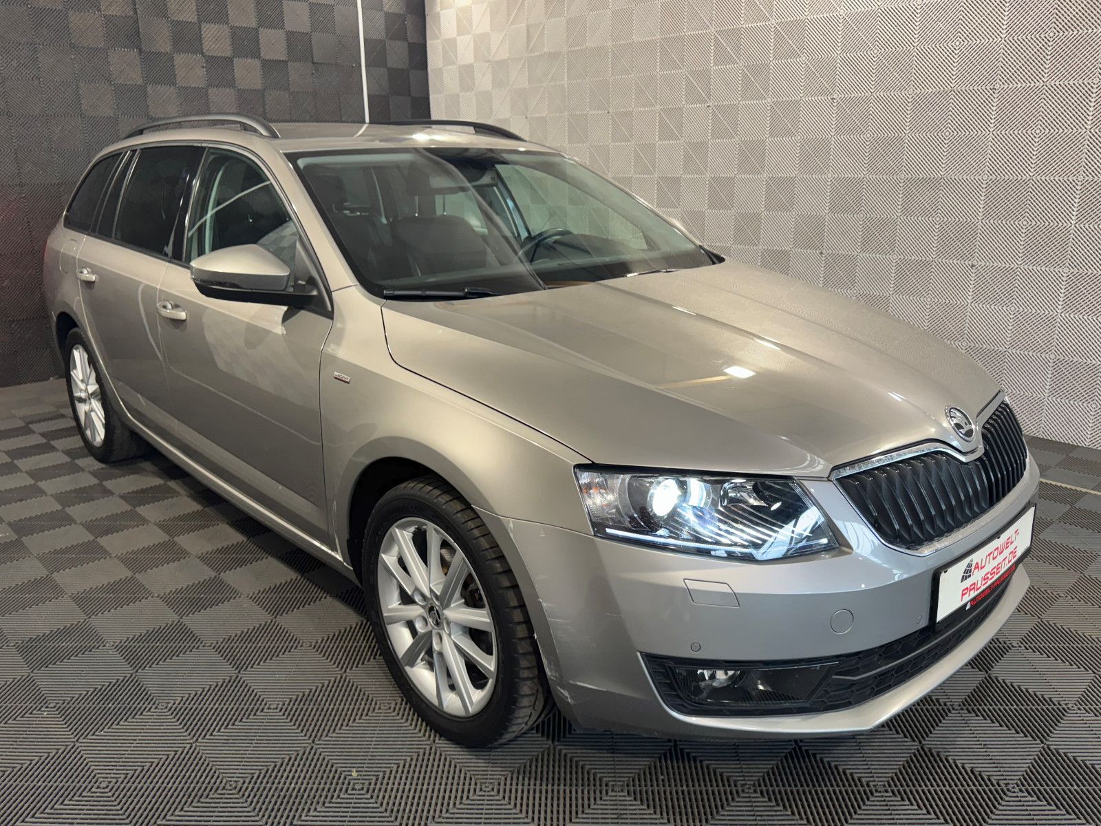 Gebrauchtwagen Skoda Octavia Octavia Combi*JOY*BOLERO-BI XEN-NAVI-APPLE-DAB in Künzell
