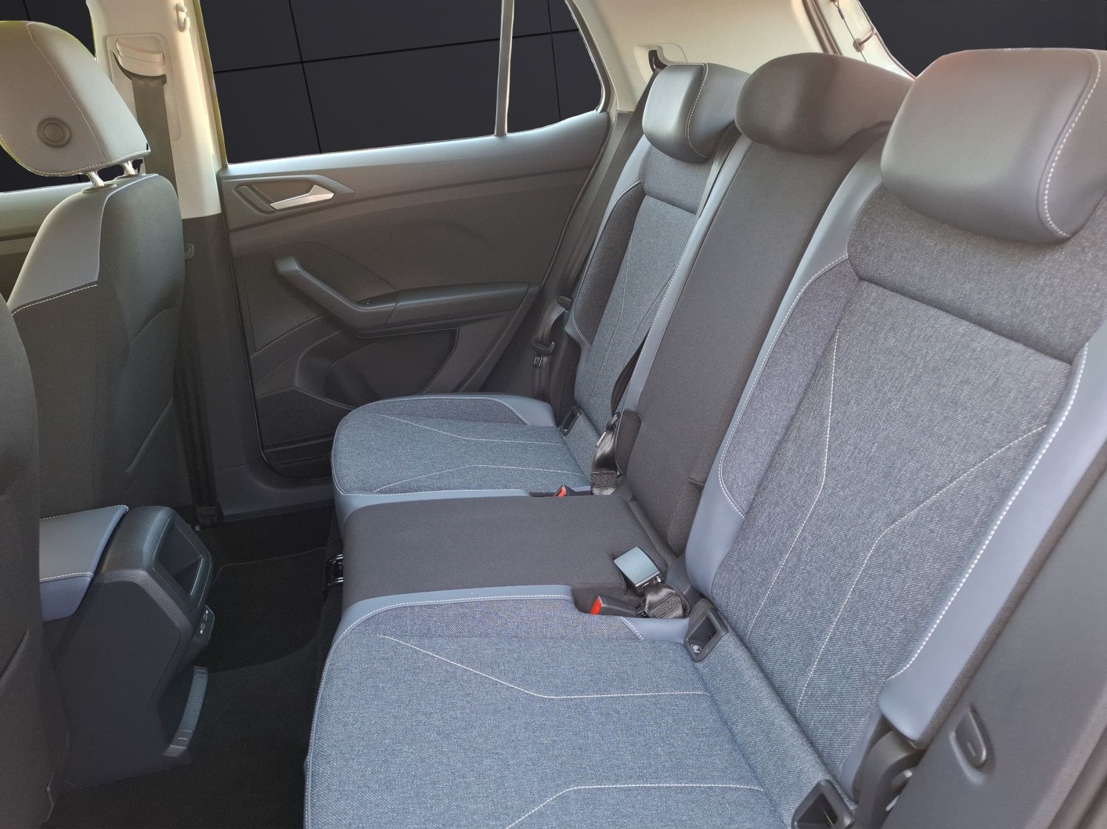 Fahrzeugabbildung Volkswagen T-Cross TSI Style Matrix AID ACC RFK SH LM