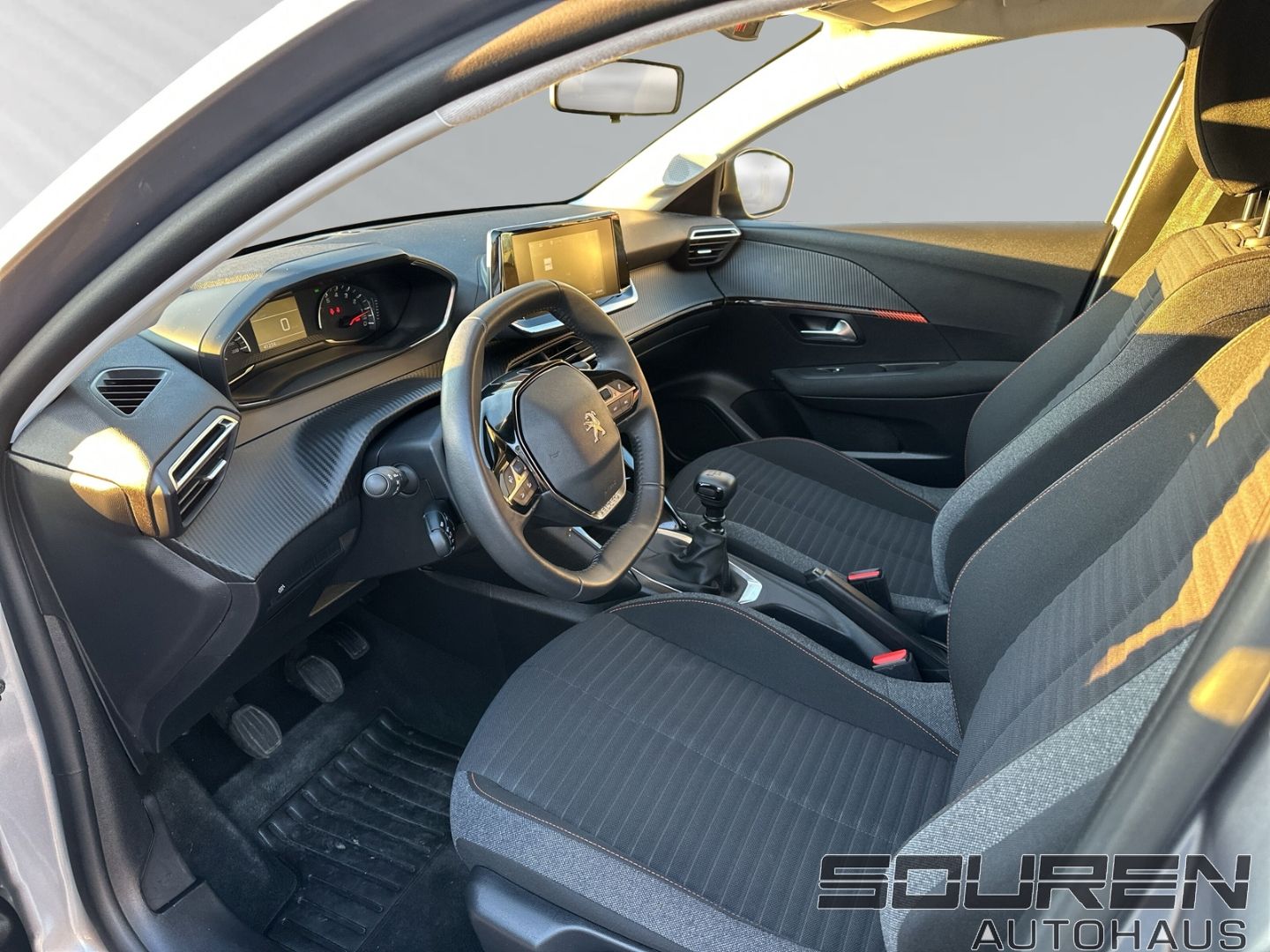 Fahrzeugabbildung Peugeot 208 1.2 PureTech 100 Active Pack Apple CarPlay+A