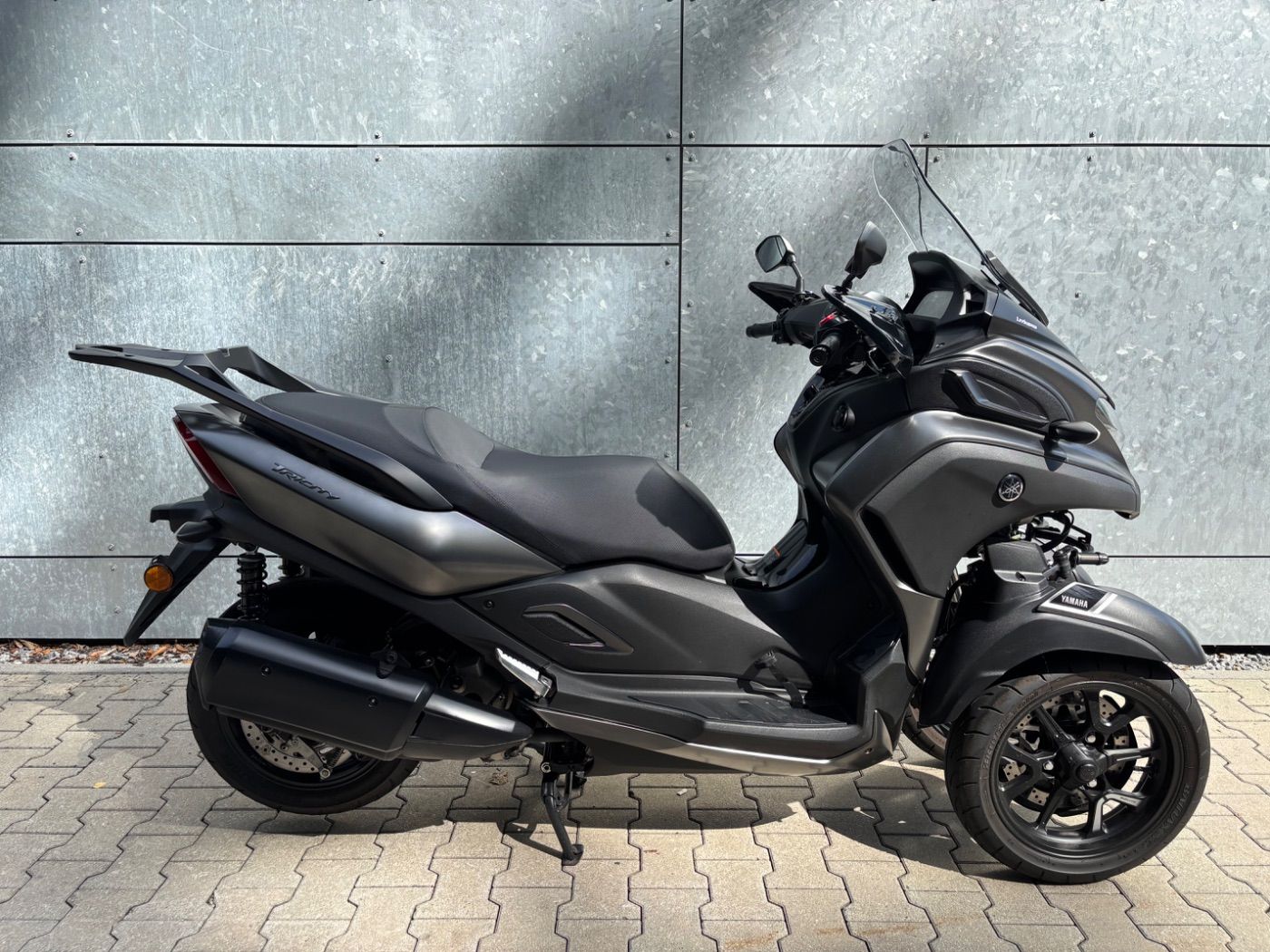 Fahrzeugabbildung Yamaha Tricity 300 Handschutz Gepäckbrücke