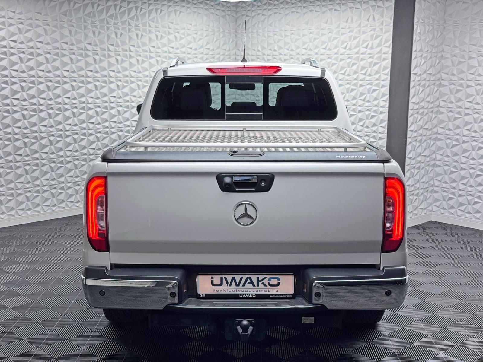 Fahrzeugabbildung Mercedes-Benz d POWER-EDITION/4MATIC/LED/KEYLES/360°/AHK
