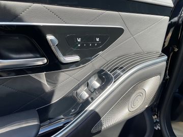 Fahrzeugabbildung Mercedes-Benz S 580 e Lang AMG Pano Burmester HUD Leder uvm.