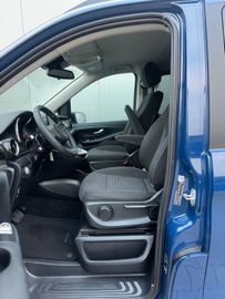 Mercedes V 220 - 11