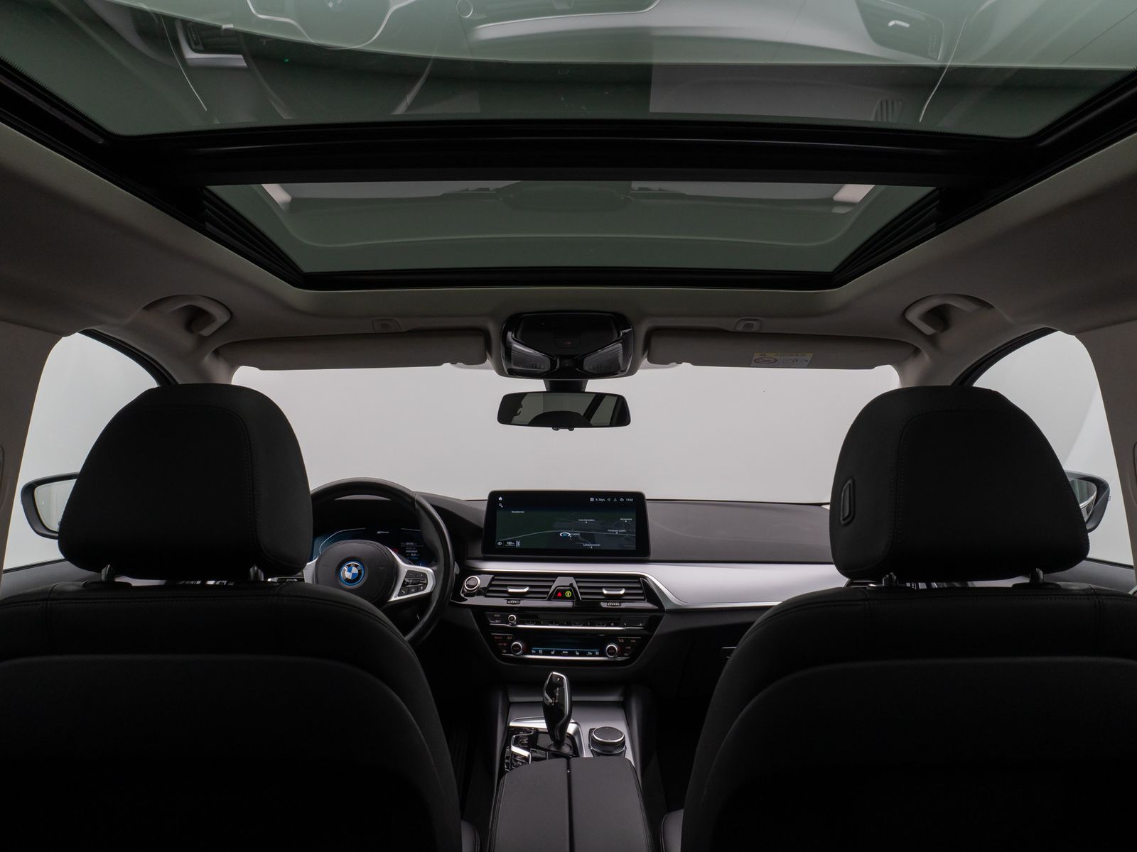 Fahrzeugabbildung BMW 530e Panorama Kamera DAB Leder Alarm AHK