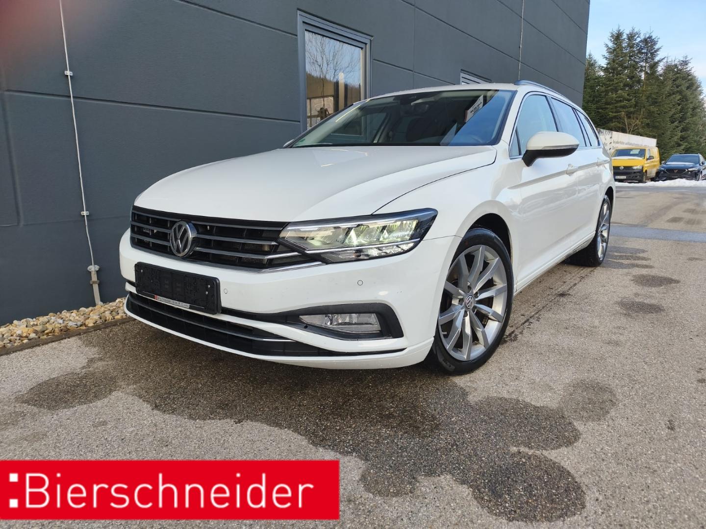 Volkswagen Passat Variant 1.5 TSI DSG Business AHK NAVI LED