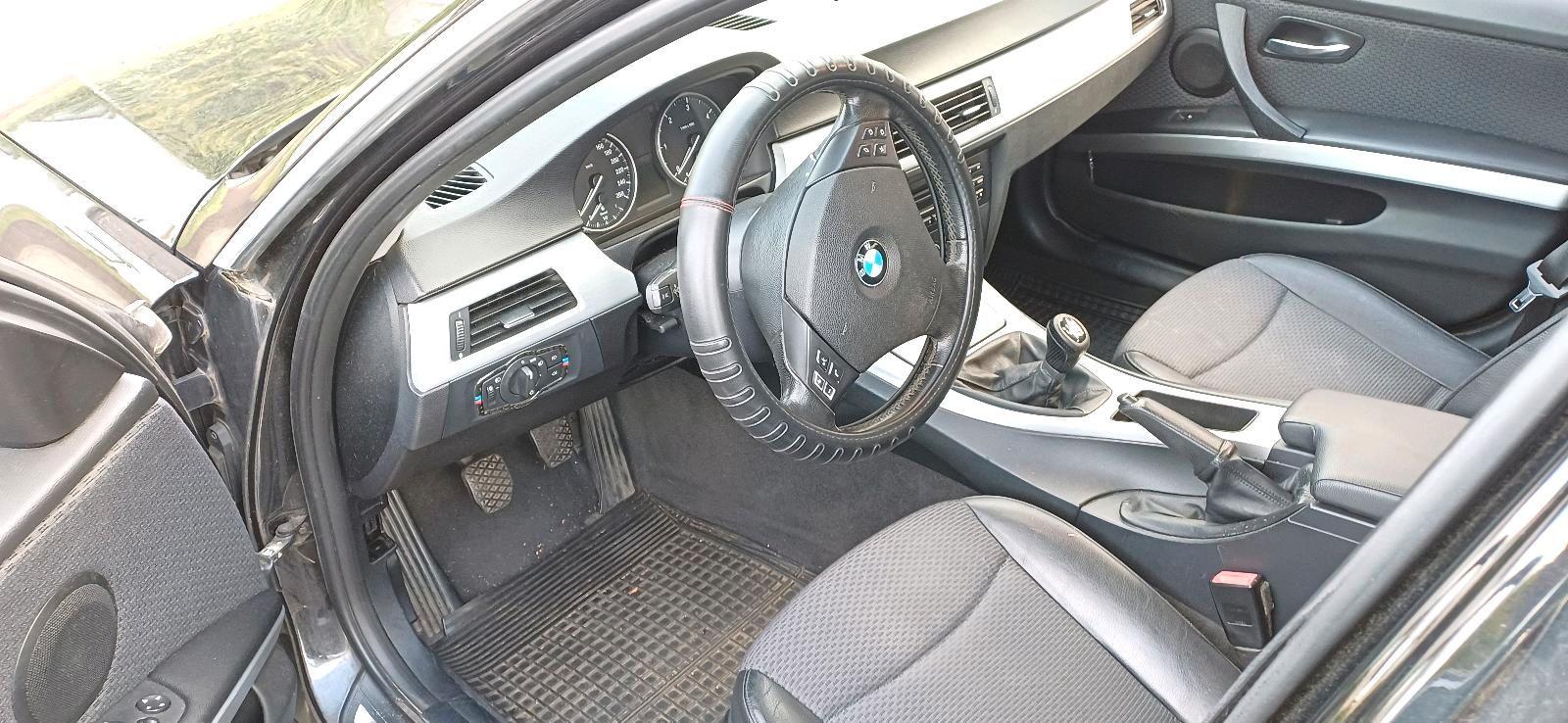 BMW 320 2011 — photo 12