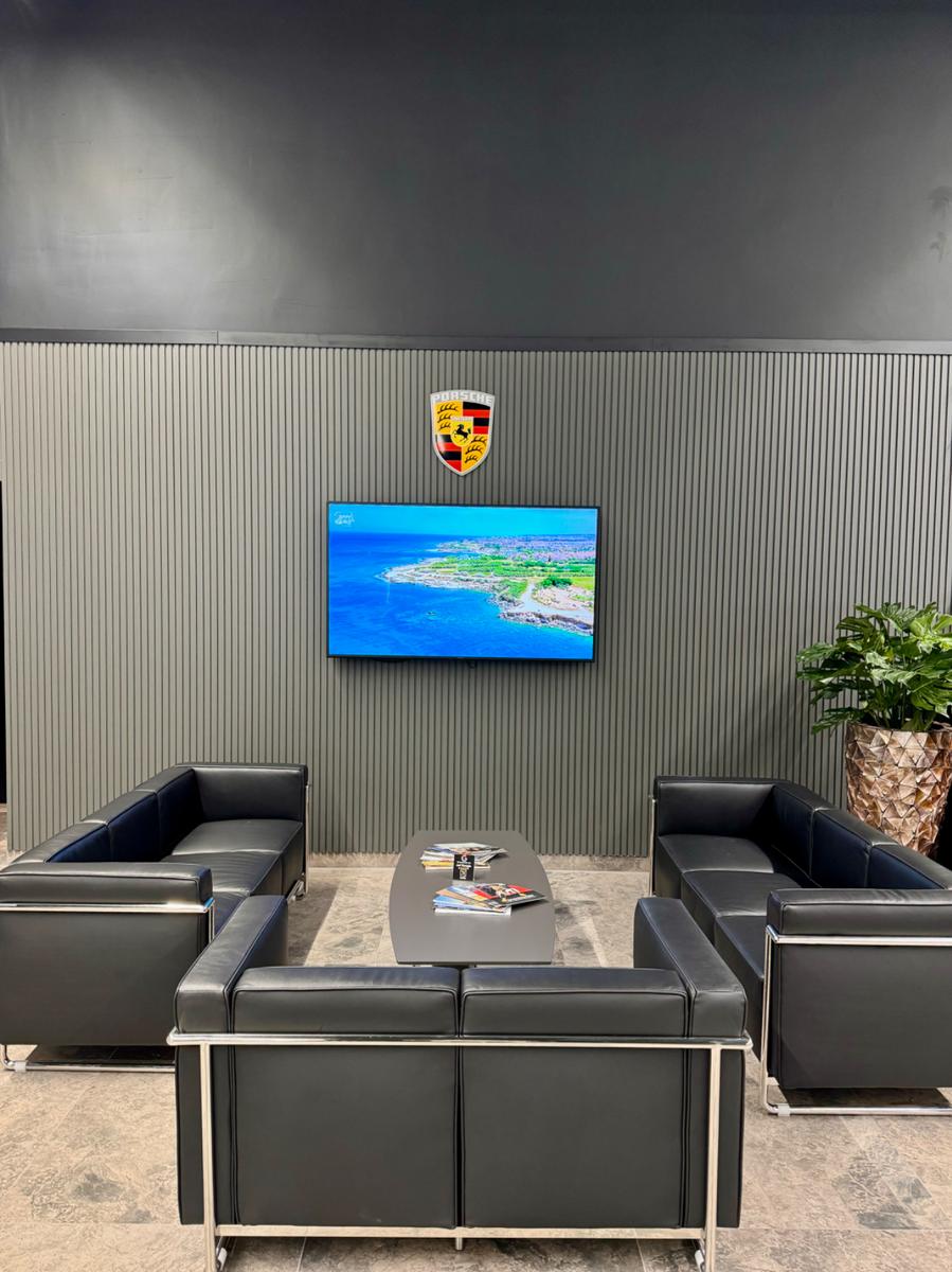 showroom-image-bottom