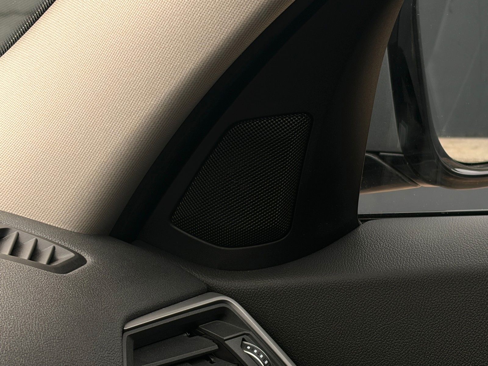 Fahrzeugabbildung BMW 330e Touring ACC HuD HiFi CAM 3Z-Klima CarPlay