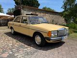 Mercedes-Benz 200 Automatik W123 Jahreswagen Zustand ! - Mercedes-Benz 200 Oldtimer: Limousine
