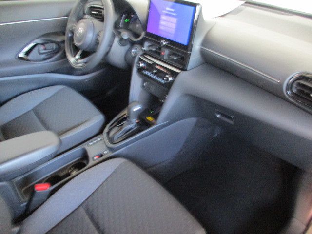 Fahrzeugabbildung Toyota Yaris Cross Hybrid FWD Teamplayer, Winterpaket