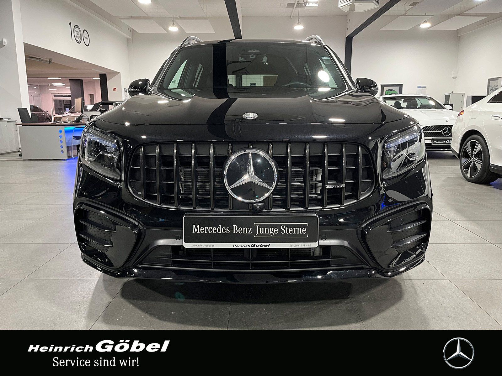 Fahrzeugabbildung Mercedes-Benz GLB 35 4M PANO+HUD+2xNIGHT.P+360°+MEMORY+MULTIB.