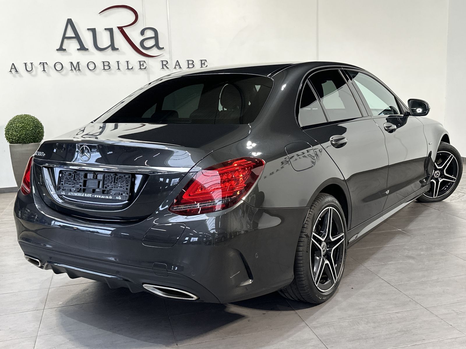 Fahrzeugabbildung Mercedes-Benz C 300e AMG-Line NAV+LED+CARPLAY+WIDESCREEN+DAB
