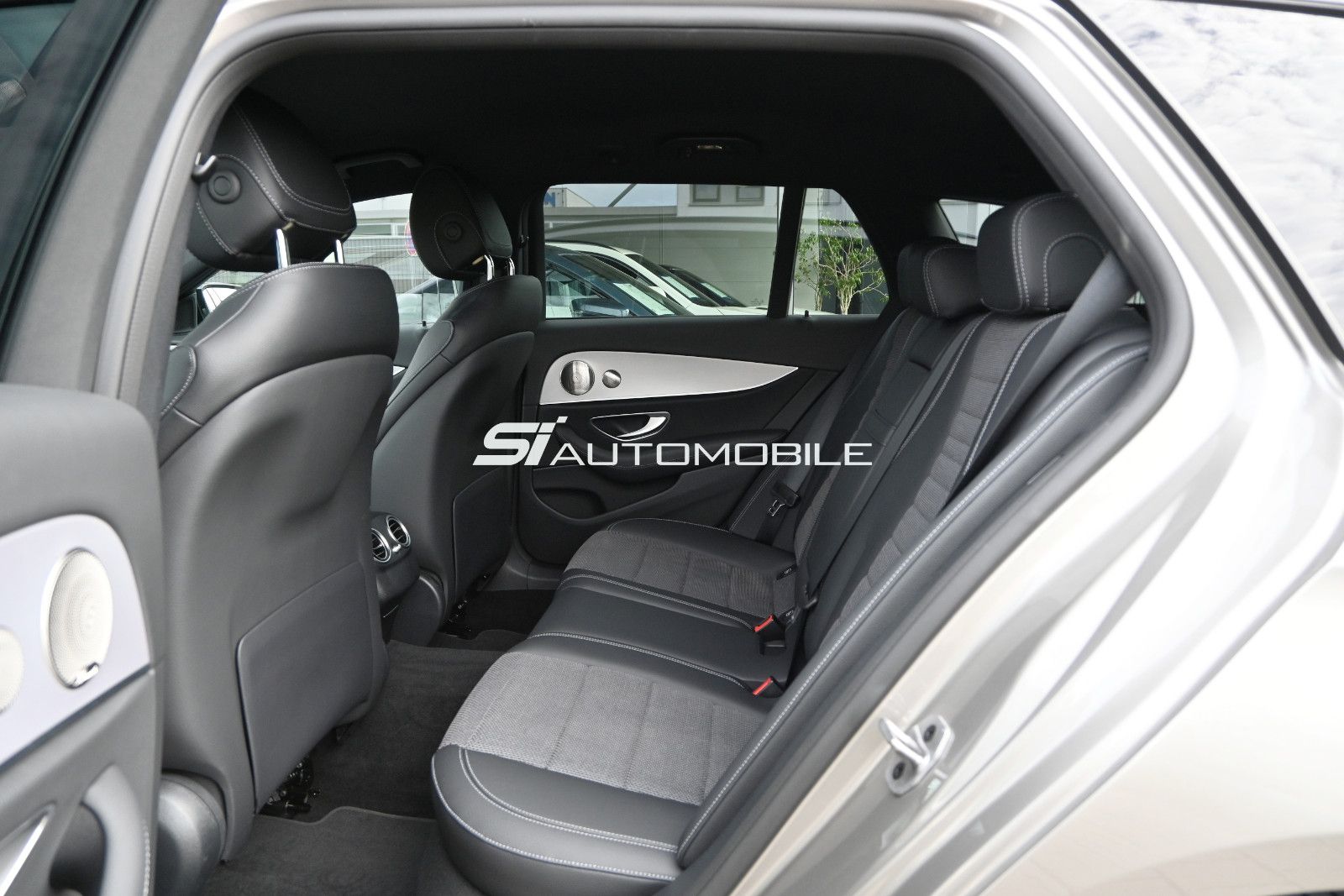 Fahrzeugabbildung Mercedes-Benz E 220 d T Avantgarde °NIGHT°AHK°STANDHZ°BURMEST°