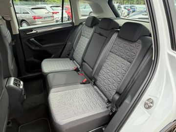 Volkswagen Tiguan - 10