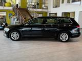 Volkswagen Comfortline Massage*Business*SHZ*RFK*ACC - VW Passat Variant in Bielefeld