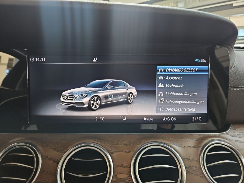 Fahrzeugabbildung Mercedes-Benz E 250 LUXURY AHK Comand Kamera LED