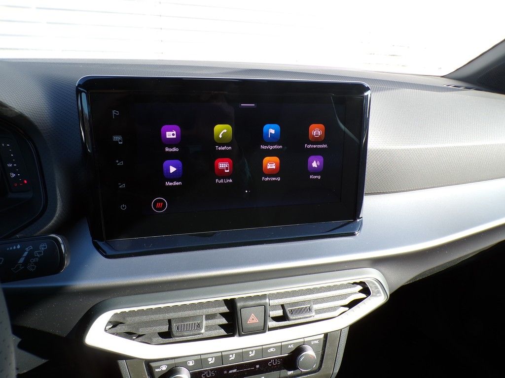 Fahrzeugabbildung SEAT Arona 1.0 TSI DSG FR