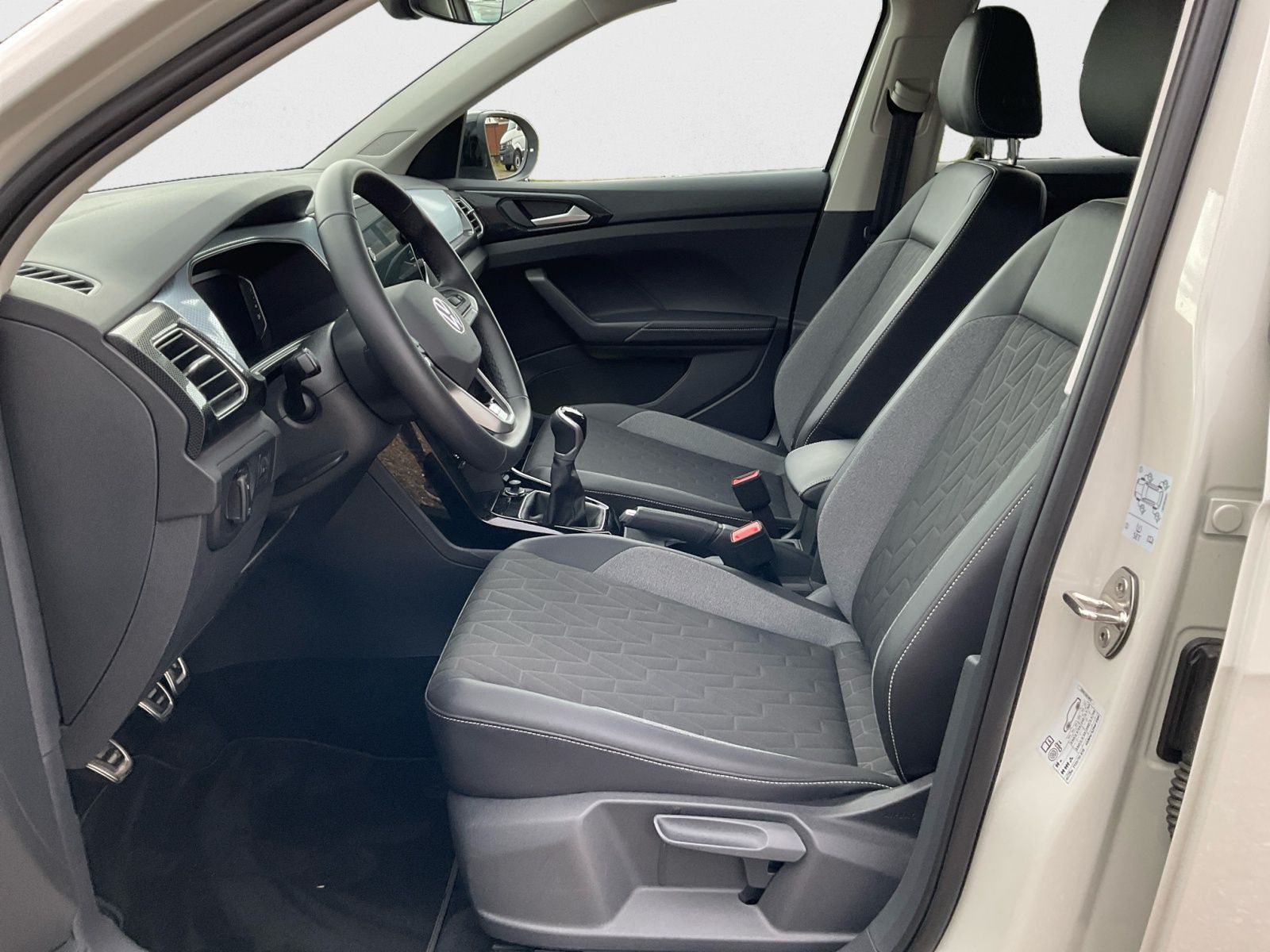 Volkswagen T-Cross - Bild 9