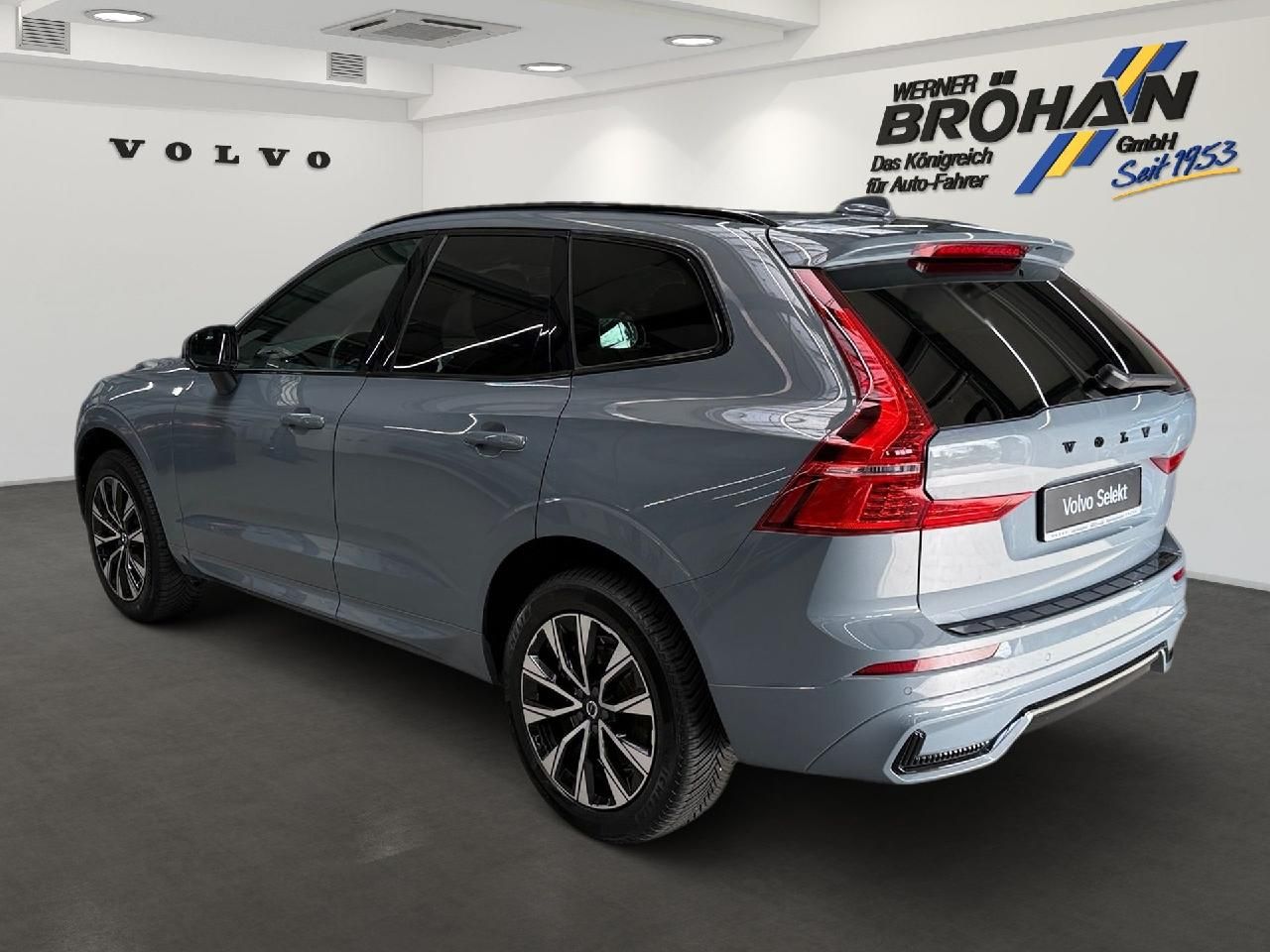 Fahrzeugabbildung Volvo XC60 Plus Dark 2WD
