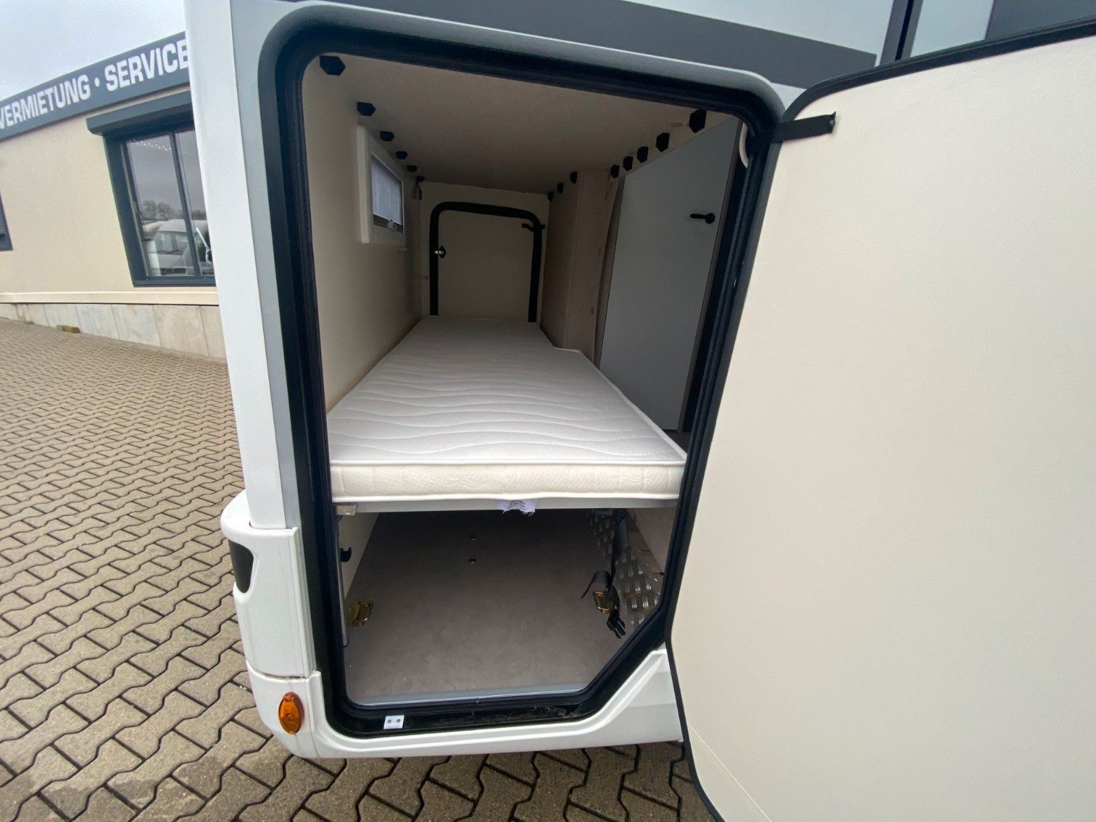 Fahrzeugabbildung Forster A 699 VB *MJ26*165PS*Automatik*RFK*Silver*Alu*