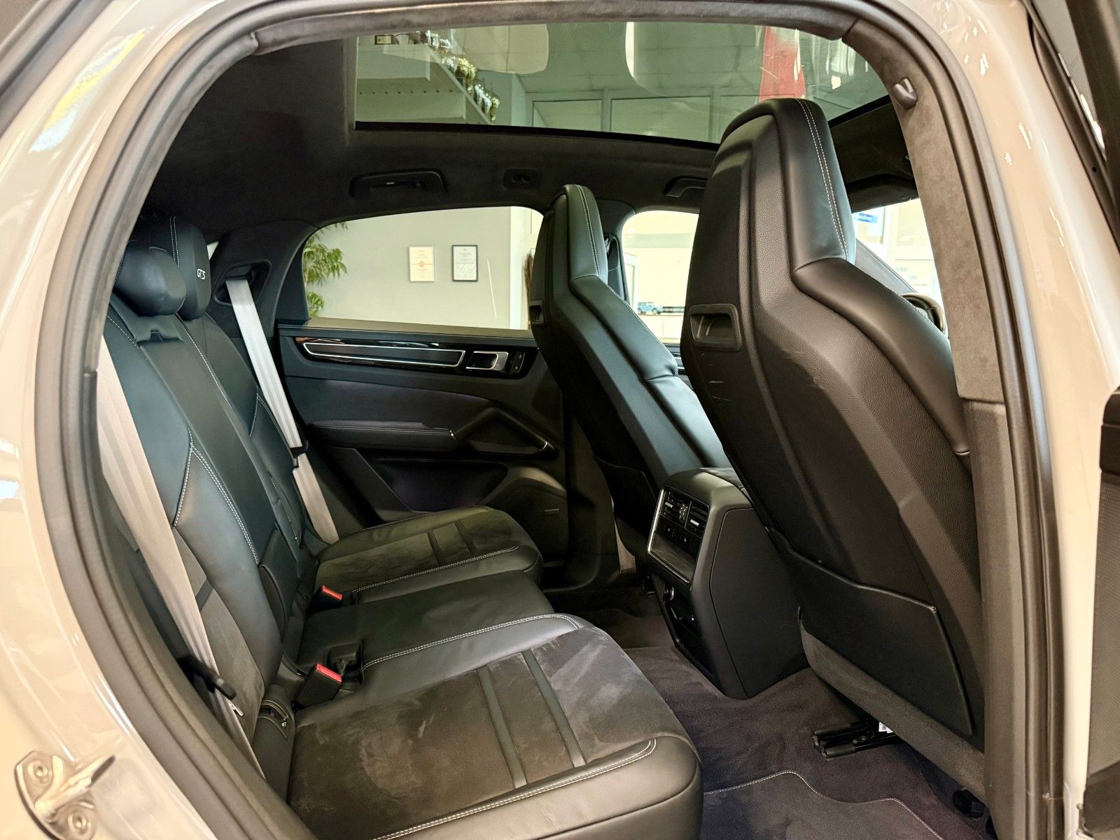 Fahrzeugabbildung Porsche Cayenne Coupe GTS AHK/ACC/HeadUp/22Zoll