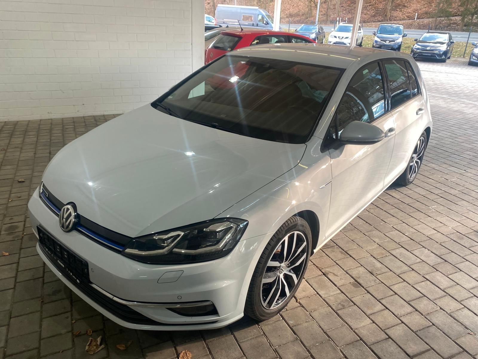 Volkswagen Golf VII Lim. Highline BlueMotion*PDC*ACC*Xenon