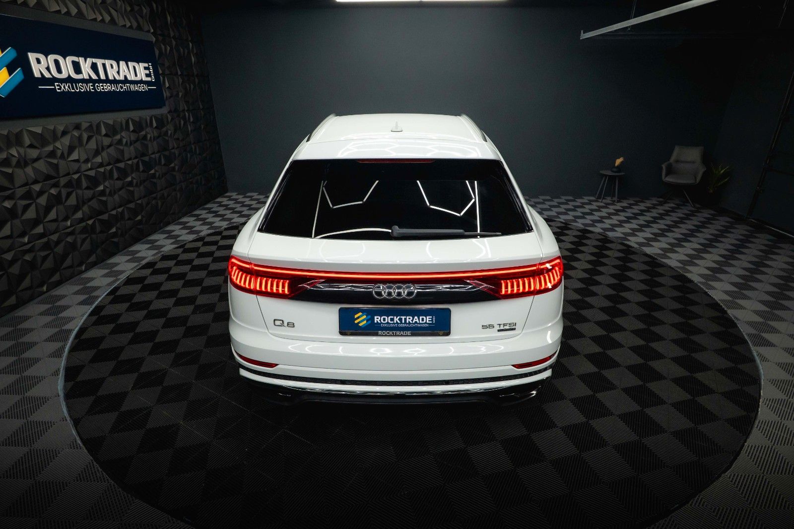 Fahrzeugabbildung Audi Q8 55 TFSI quattro S-Line Plus *ACC*Head Up*22'