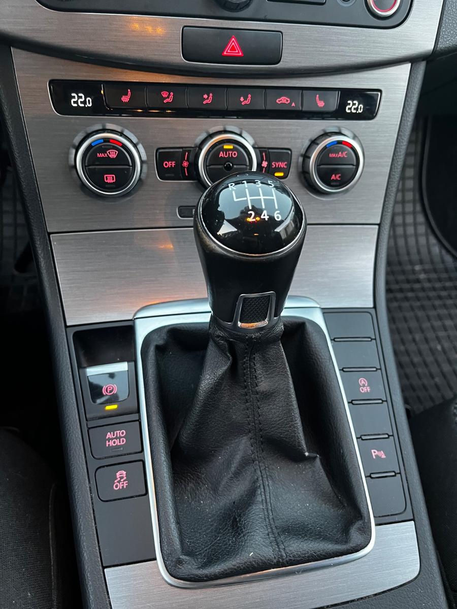 Volkswagen Passat 2013 — photo 8