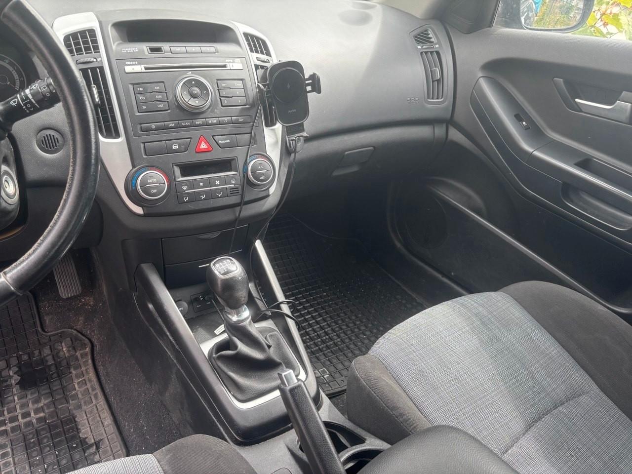 Kia pro_cee'd / ProCeed 1.4 CVVT Seven Stars pro...