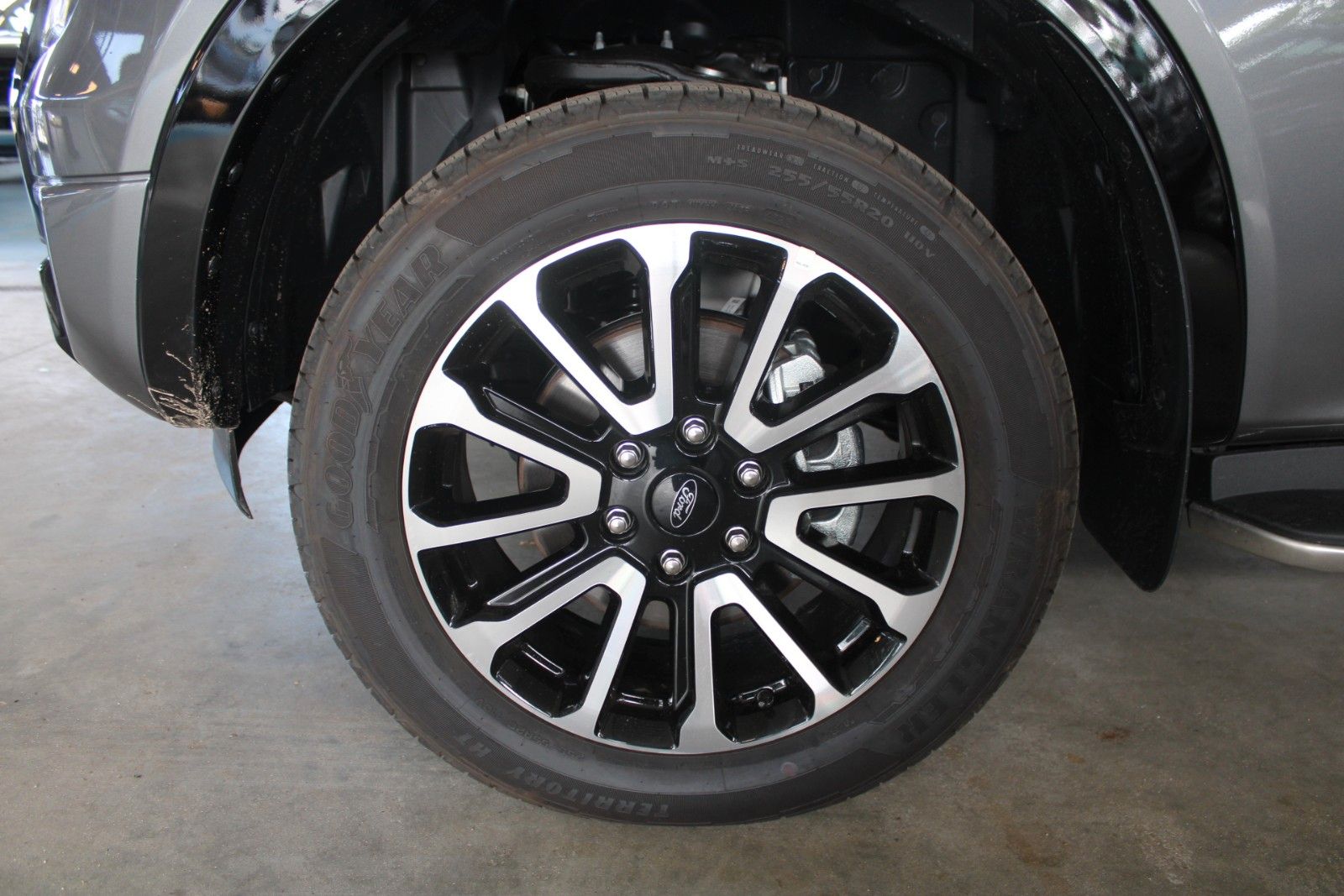 Fahrzeugabbildung Ford Ranger Platinum Automatik LEDER AHK ROLLO STDH