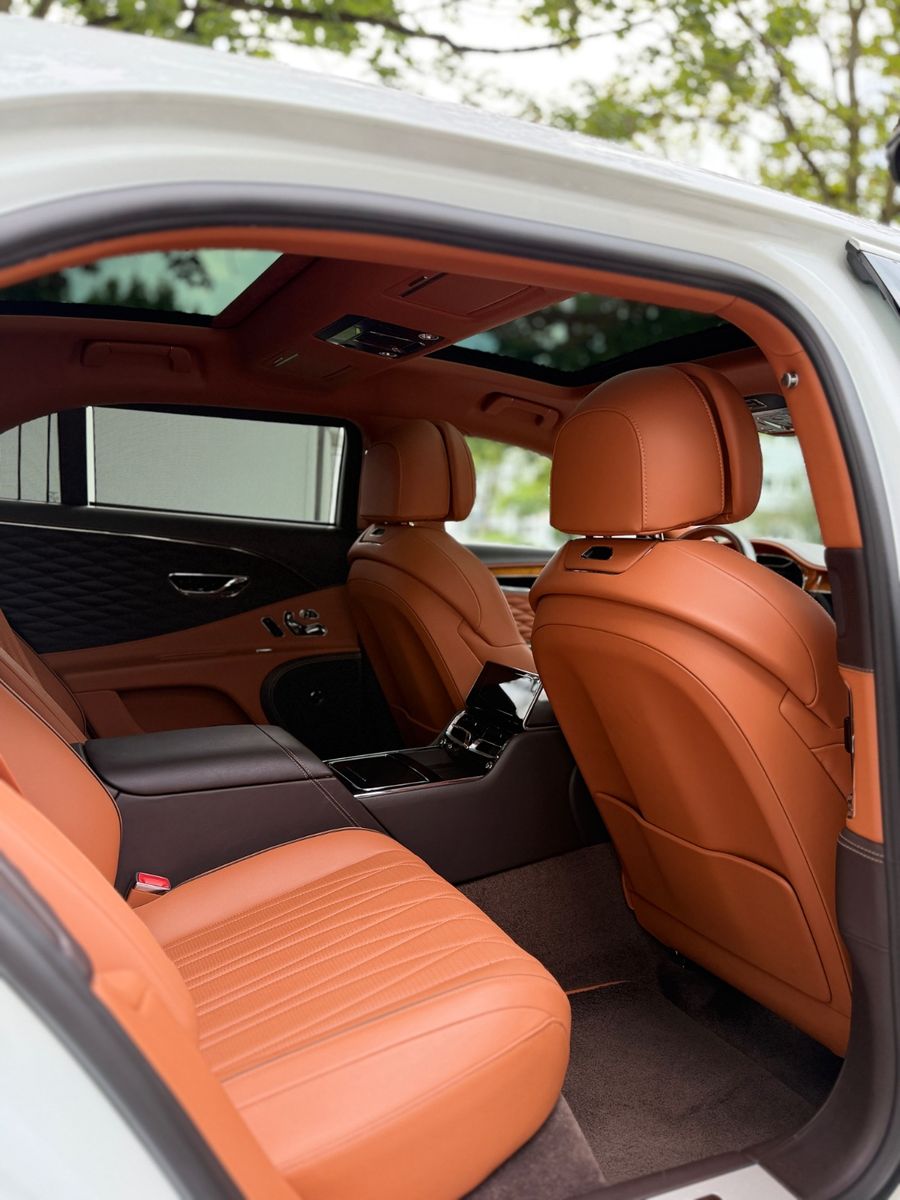 Bentley Flying Spur V8 Naim VOLL EXCLUSIV INDIVIDUAL foto 11