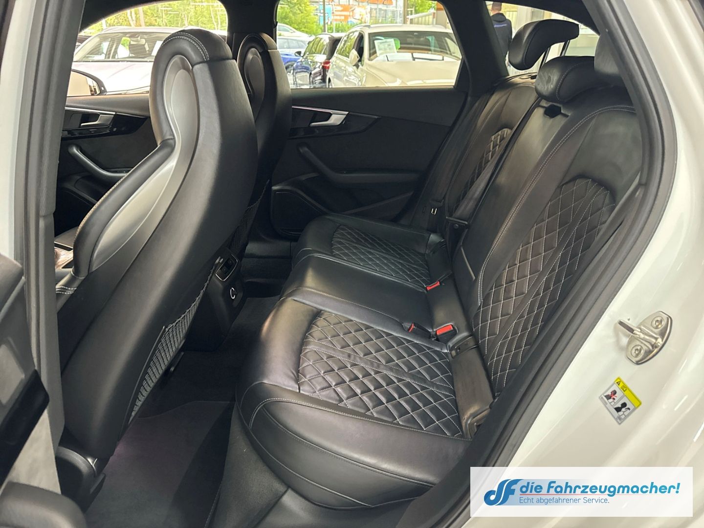 Fahrzeugabbildung Audi A4 Avant quattro sport 3.0 TDI S line S-line Spo