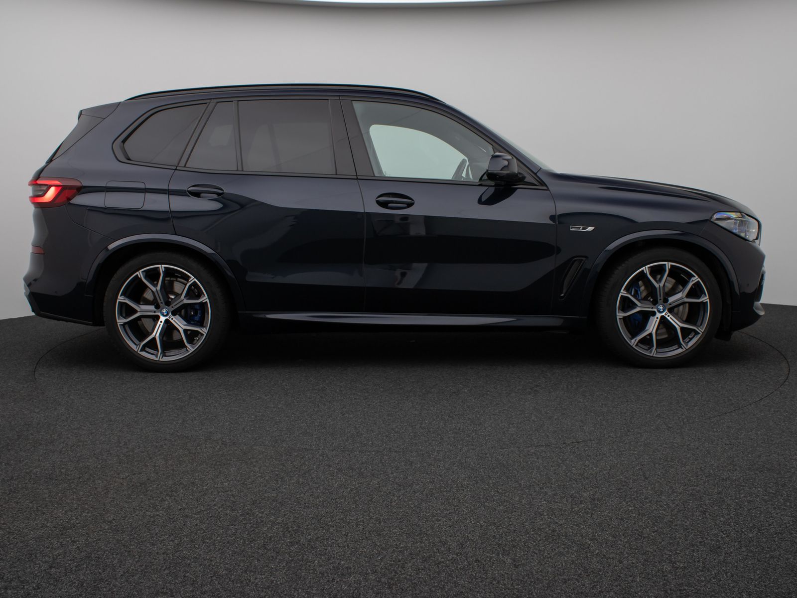 Fahrzeugabbildung BMW X5 xD45e M Sport 360°Laser HUD DAB HiFi Komfort