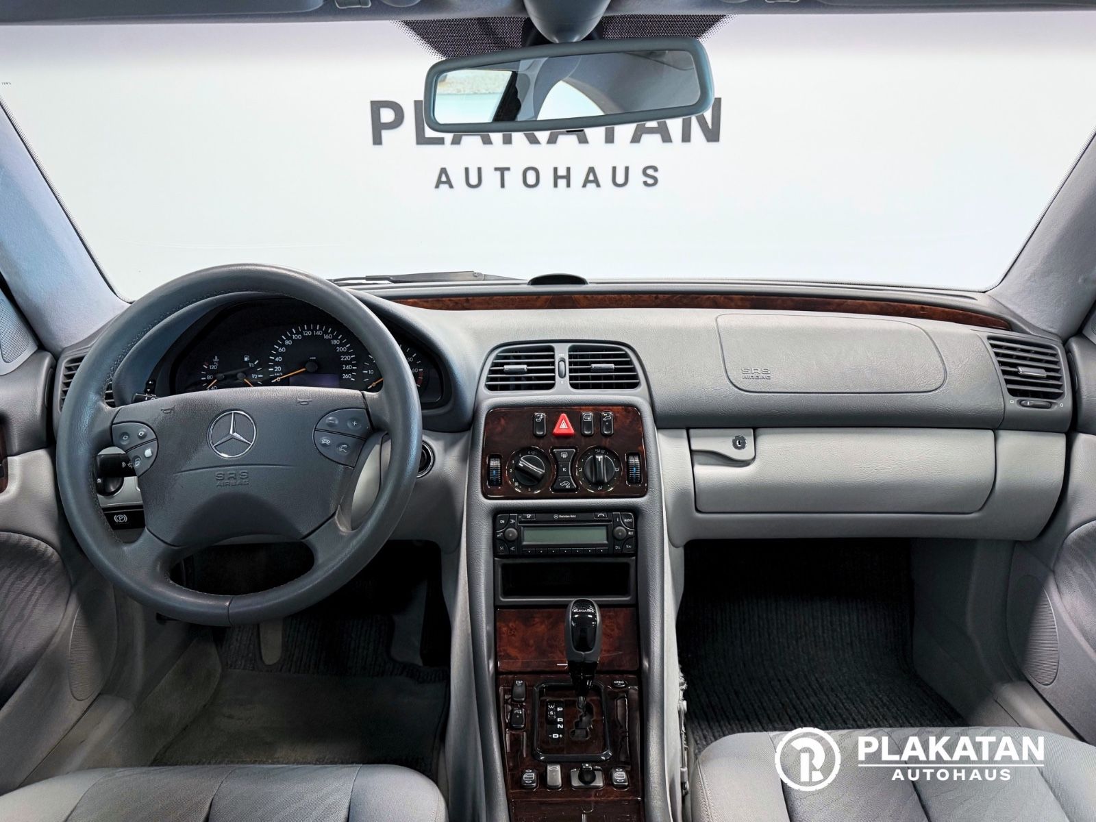 Fahrzeugabbildung Mercedes-Benz CLK 320 Elegance V6 Tempomat MB-Service