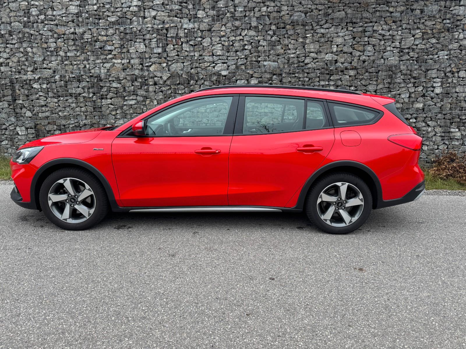 Ford Focus Turnier Active EcoBoost/Navi/Automatik