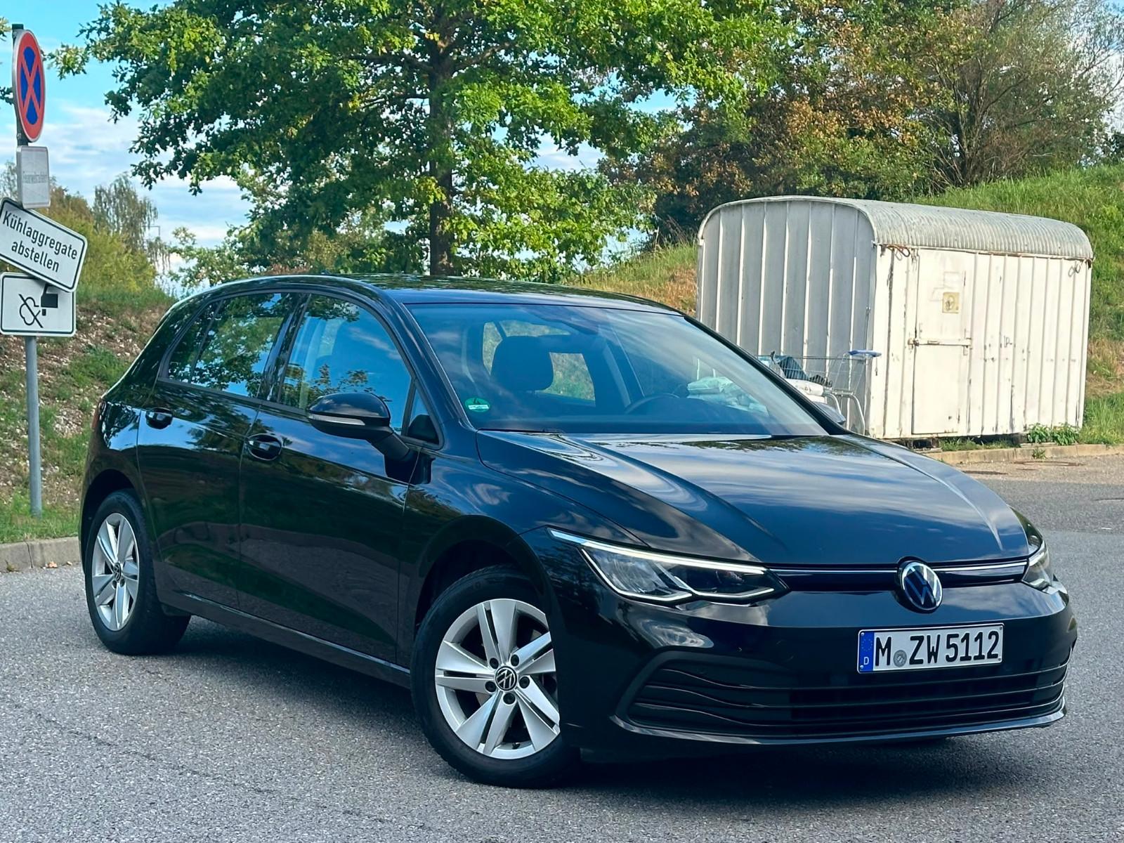 Volkswagen Golf VIII Lim. Life LED PDC