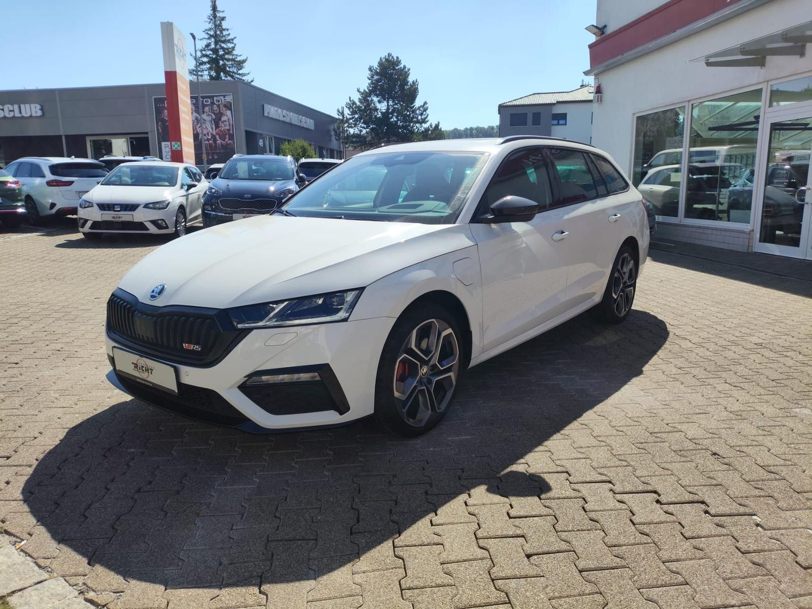 Skoda Octavia RS IV Plug-In AHK HUD Pano Beh. Front imagem 3