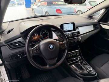 BMW 218 Active Tourer - 11