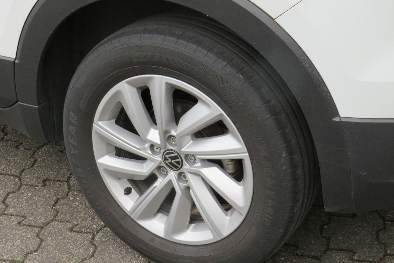 Fahrzeugabbildung Volkswagen T-Cross Life DSG PDC TELVOR SITZH. 1H.