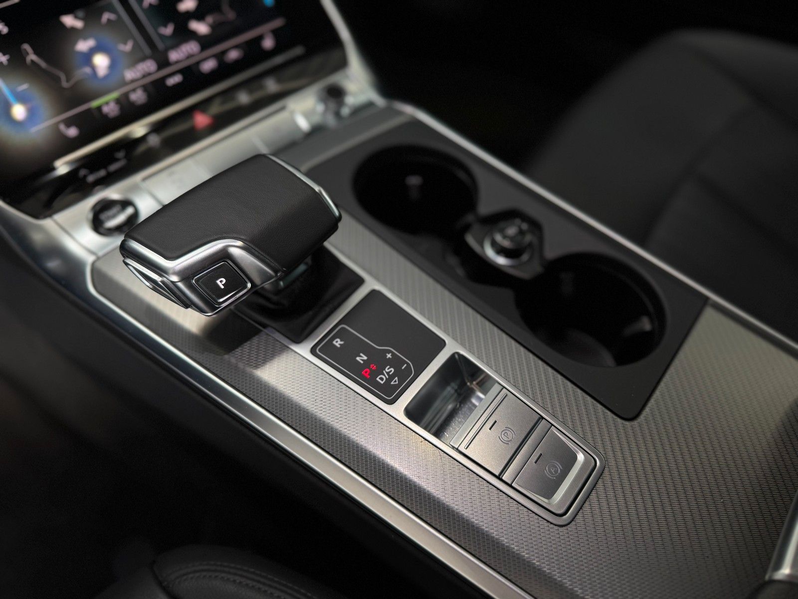 Fahrzeugabbildung Audi A6 Avant 45 TFSI design Business+Assistenz-Paket
