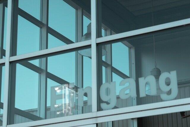 showroom-image-top