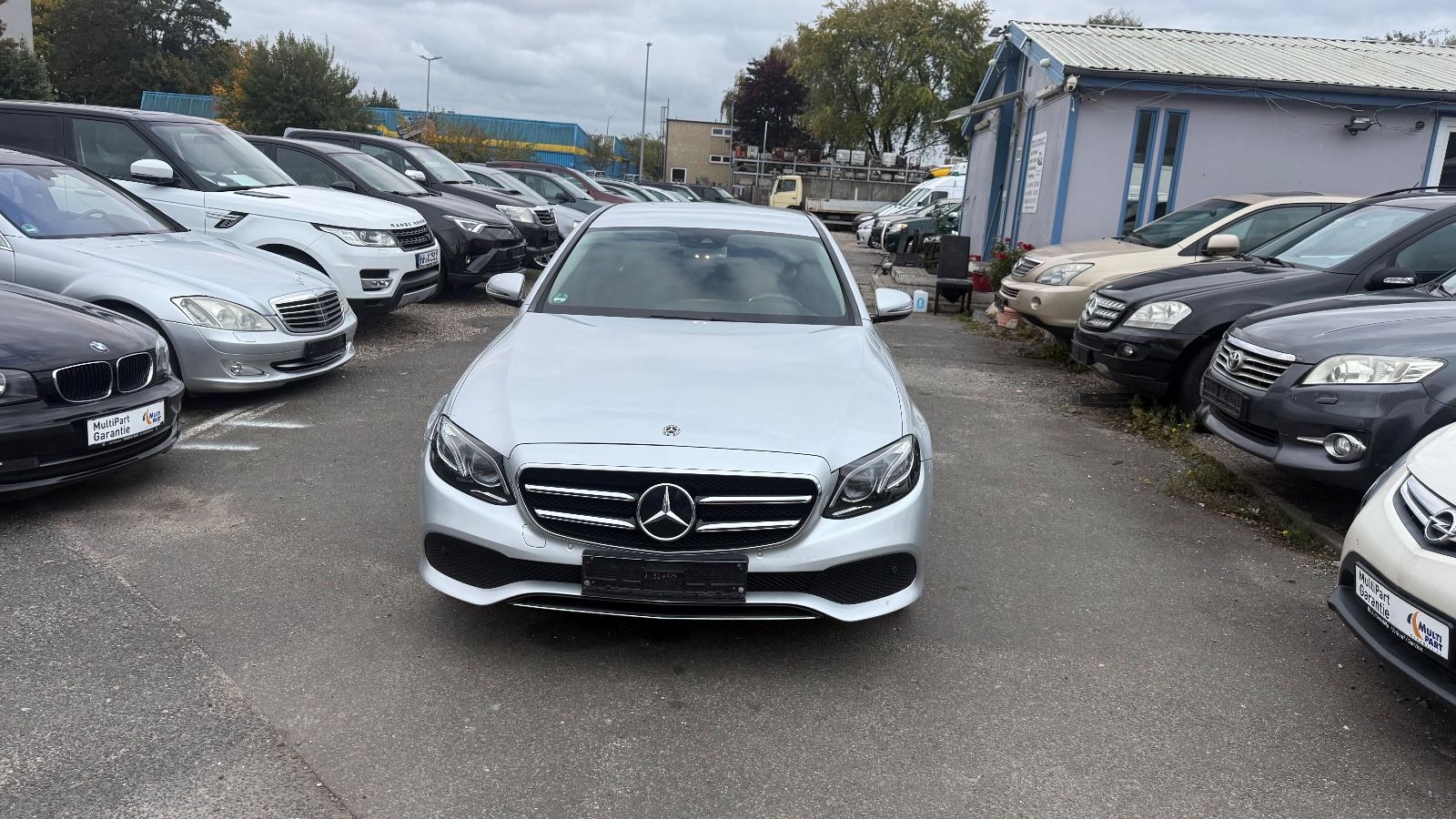 MERCEDES-BENZ E 200 Avantgarde*NAVI*KAMERA*KEYFREE*