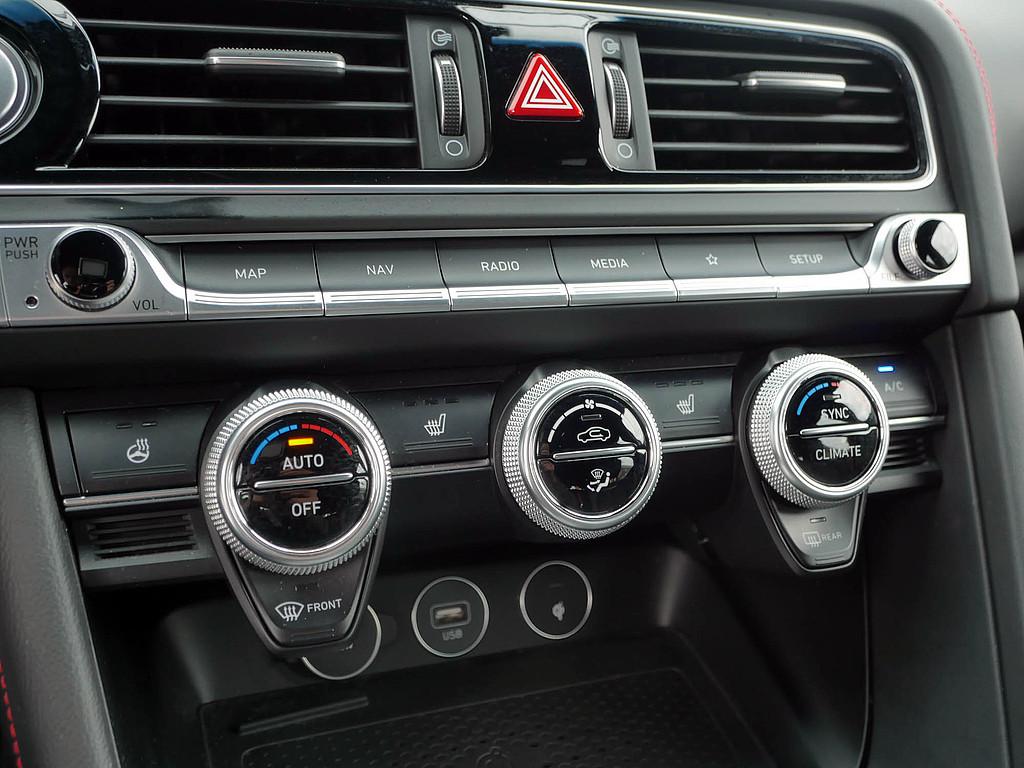 Genesis G70 Shooting Brake 2.2 Sport LED HUD ACC LEDER