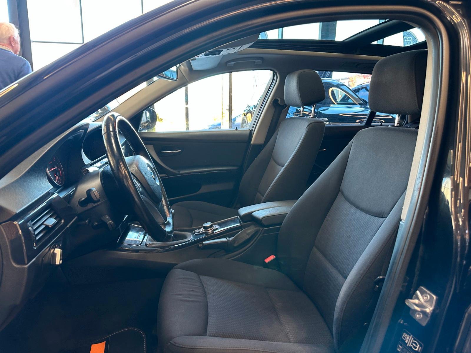 BMW 320 2011 — photo 10