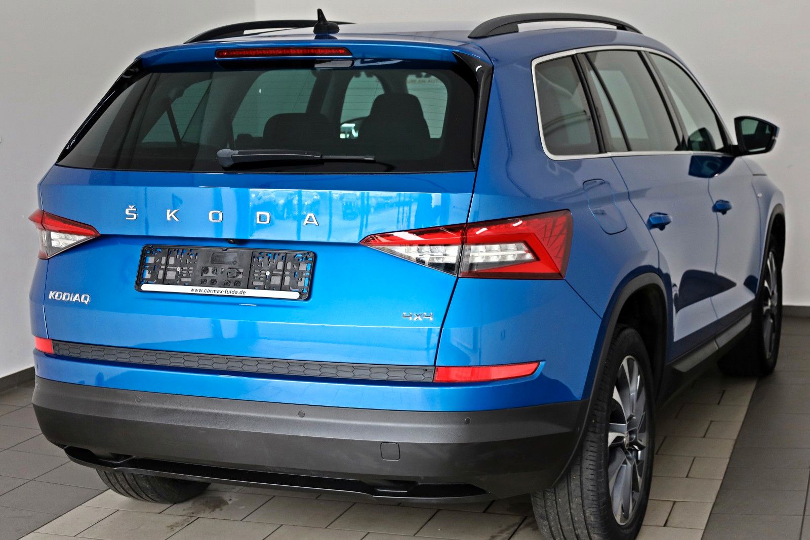 Fahrzeugabbildung SKODA Kodiaq Drive 125 4x4 7 Si,Navi,LED,ACC,AHK,SR+WR