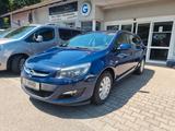 Opel Astra J Sports Tourer Selection aus 1.Hand - Opel Astra mit Diesel-Antrieb: Kombi, Sports Tourer Selection