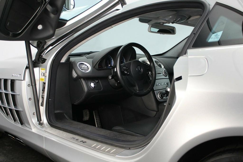 Mercedes-Benz SLR