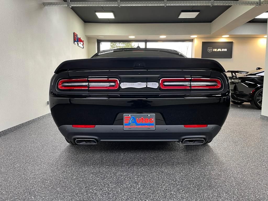 Fahrzeugabbildung Dodge CHALLENGER R/T WIDEBODY SCAT PACK -CARBONE